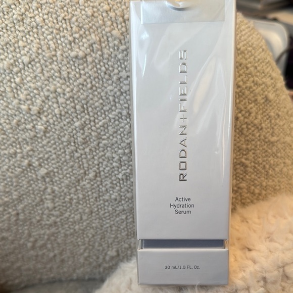 Rodan + Fields Active Hydration Serum. New in box. - Picture 1 of 4